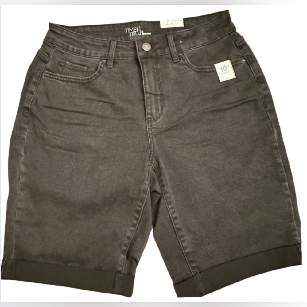 Time & Tru Blackwash Women’s Bermuda Jean Shorts NWT Size 8 Mid-Rise
